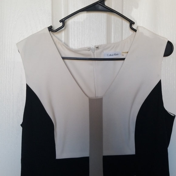 Calvin Klein - Picture 3 of 3